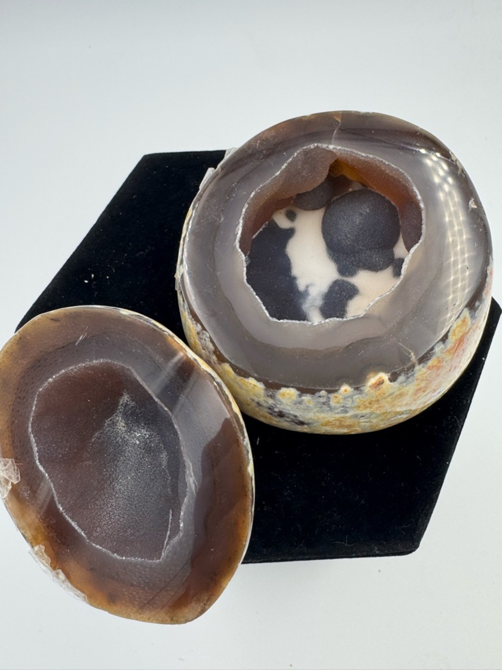Ocean Jasper Trinket Box - Yellow, Orange & Black Speckle - Picture 4 of 6
